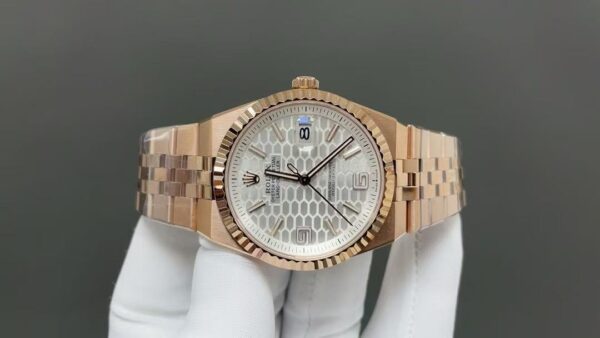 Replica Rolex Land‑Dweller 40 Mm Oystersteel – Super Clone Rose Gold