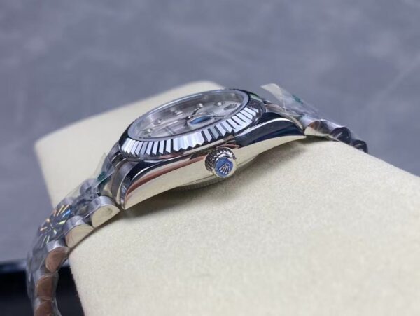 2332C9Dc5761Cb9B637417853F71B2Ff