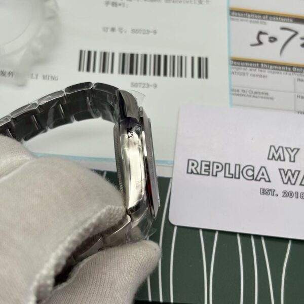 Replica Silver Rolex Daytona Swiss Clone Model