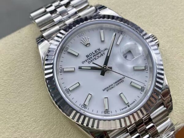 Réplica Aaaa+ Rolex Datejust 41 Acero Esfera Blanca Bisel Liso Reloj Oyster 126300 3 4074E03E07008D69Dd87C9D65D39D0C2