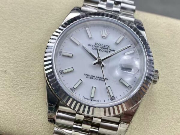 Réplica Aaaa+ Rolex Datejust 41 Acero Esfera Blanca Bisel Liso Reloj Oyster 126300 4 7Ee13C6Cbb956E9Db70A21Cff5986Ea0