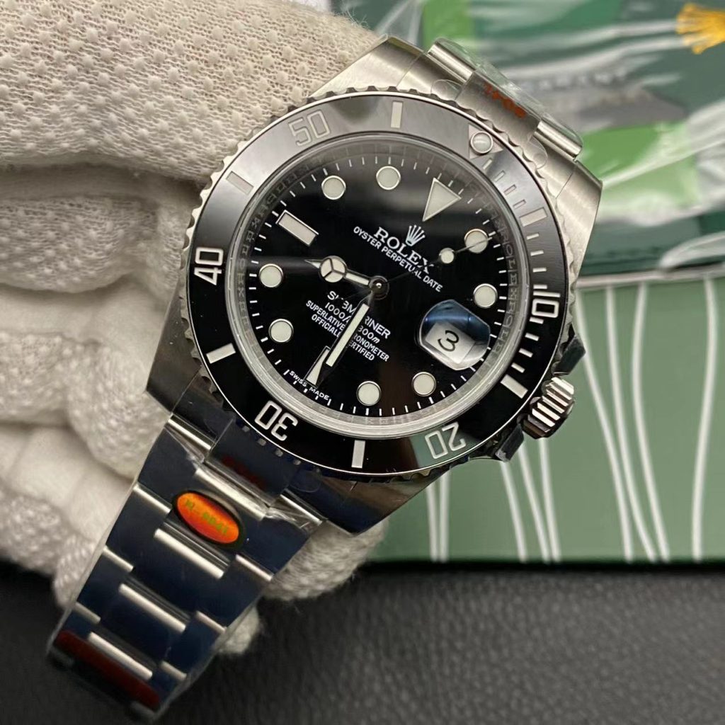 Rolex Submariner Silver Black Replica Swiss Clone