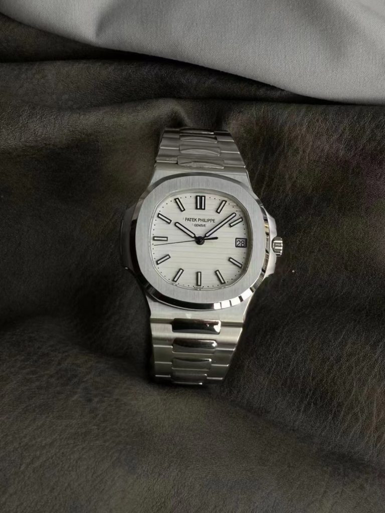 RéPlica Patek Philippe Nautilus 5711 Esfera Blanca