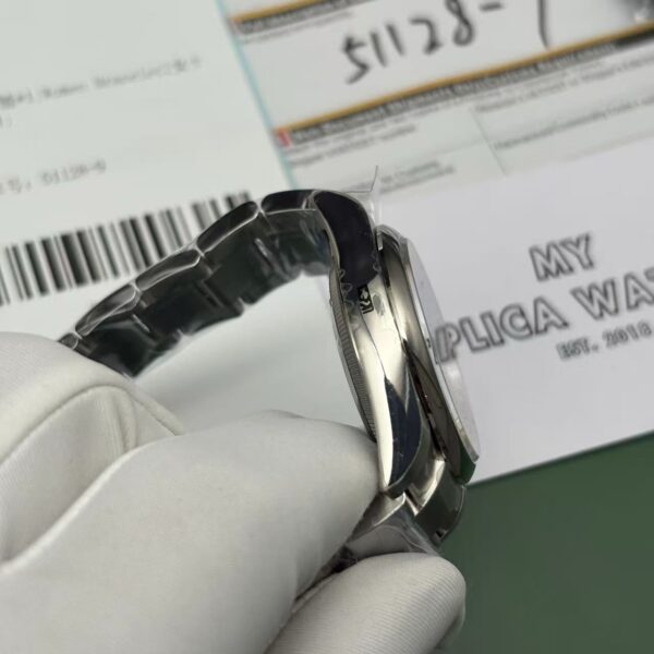 Eff06Df1B5B9531C55C3D857E496D155