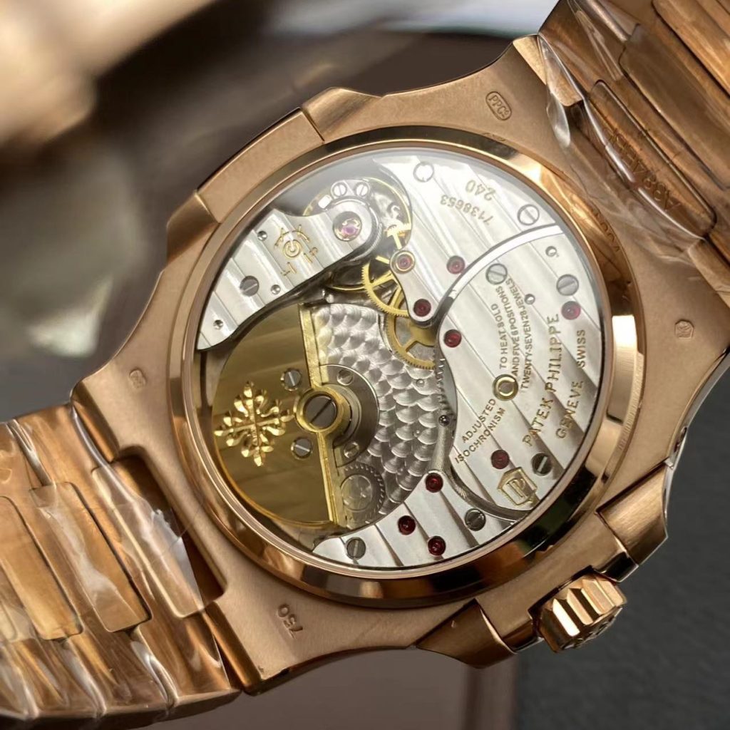 Replica clon Patek Philippe Nautilus 5712/1A-001 Cronógrafo multifunción - IP Empire Replica Watches