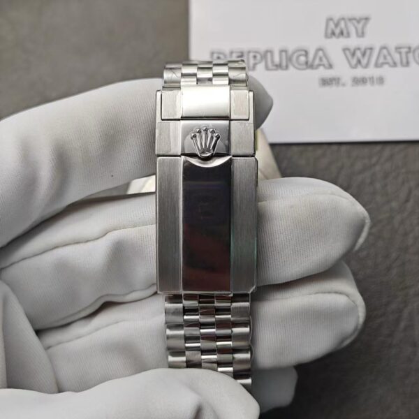 233907Af394F4Bbfe87460F10A216F47