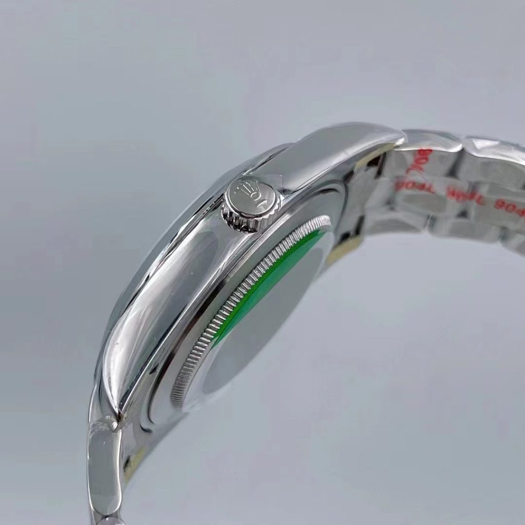 Replica Rolex Milgauss Who cares - Mad Paris