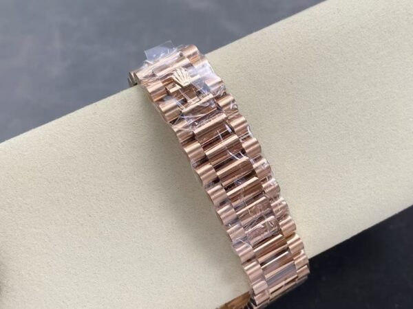 Replica Rolex Day-Date 40 Black Smoke Dial 46 78Ac8A4D045272004864Ccb5362Fb5Fc