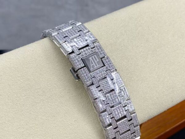Replica Iced Out Ap Watch 8 Cc3325252C988A980Ab7Cfec1Af8Eb88