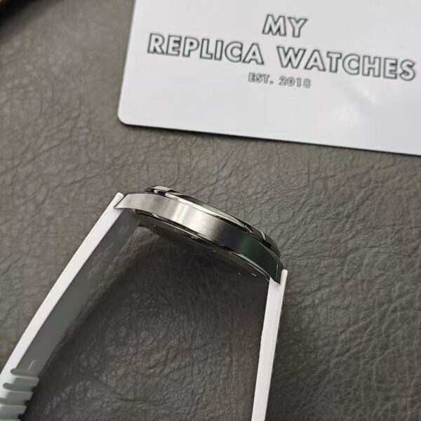 Replica Patek Philippe Aquanaut Diamond Watch 6 054E4856339D943Ab361514A299Bf2Bc