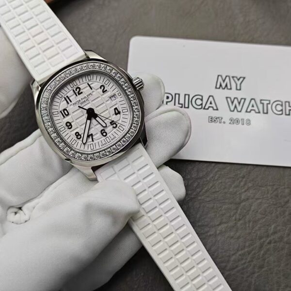 Replica Patek Philippe Aquanaut Diamond Watch 2 A559158C6C8A003Cd26908414571D00A