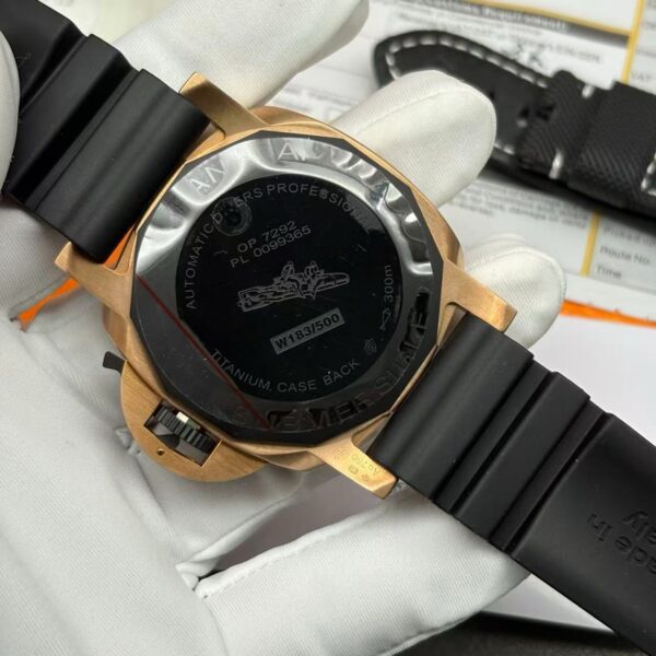 Replica Panerai Submersible Pam01070 Black Watch 23 E6505B7B20E7A77C35C08E6E5Ff36D64 1