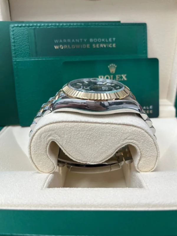 Rolex Yellow Rolesor Sky Dweller Watch Black Index Dial Jubilee Bracelet Ref 336933 145402 1350X1800