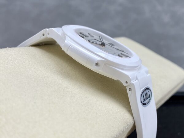Replica Patek Philippe Nautilus White Dial 5711 40Mm 29 Replica Patek Philippe Nautilus White Dial 5711 40Mm