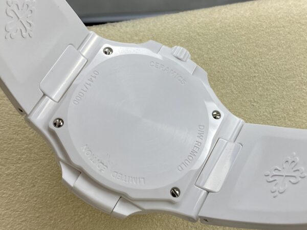 Replica Patek Philippe Nautilus White Dial 5711 40Mm 31 Replica Patek Philippe Nautilus White Dial 5711 40Mm