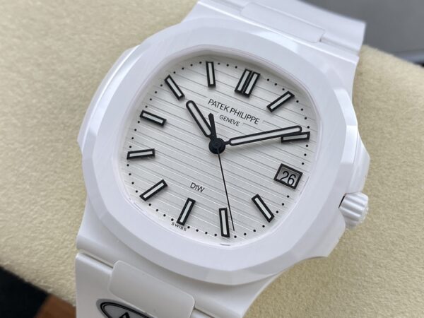 Replica Patek Philippe Nautilus White Dial 5711 40Mm 26 Replica Patek Philippe Nautilus White Dial 5711 40Mm