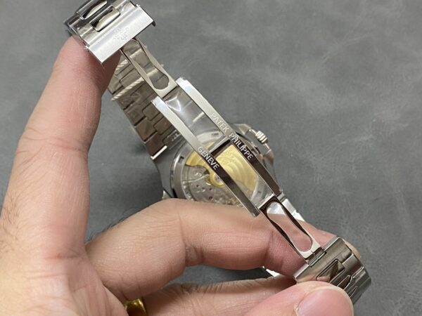 Replica Patek Philippe Nautilus 5711 1A Green Dial 40Mm 31 Replica Patek Philippe Nautilus 5711 1A Green Dial 40Mm