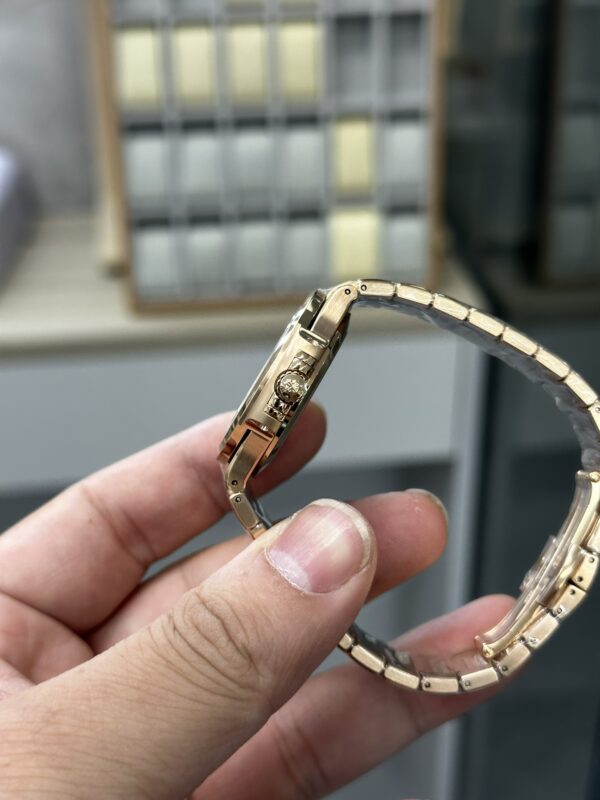 Replica Patek Philippe Ladies Nautilus Golden Dial Rose Gold 7118 1200R 010 40 Replica Patek Philippe Ladies Nautilus Golden Dial Rose Gold 7118 1200R 010