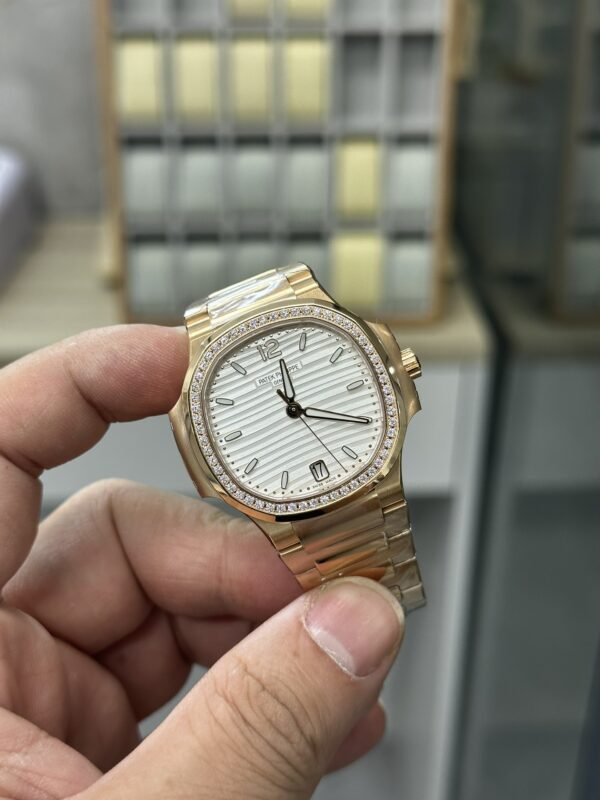 Replica Patek Philippe Ladies Nautilus Golden Dial Rose Gold 7118 1200R 010 38 Replica Patek Philippe Ladies Nautilus Golden Dial Rose Gold 7118 1200R 010