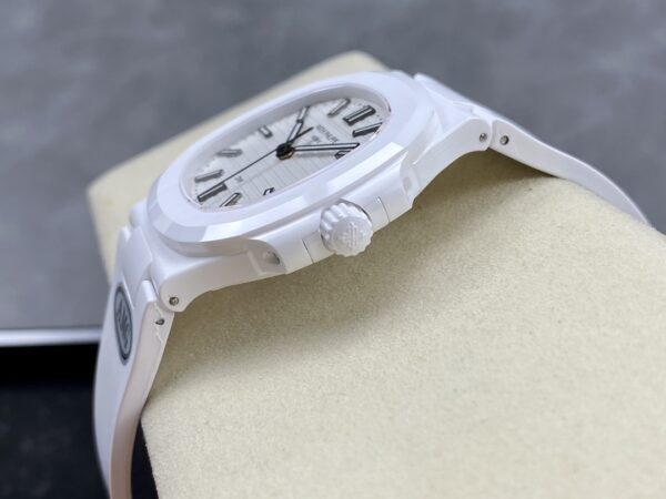 Replica Patek Philippe Nautilus White Dial 5711 40Mm 28 Replica Patek Philippe Nautilus White Dial 5711 40Mm