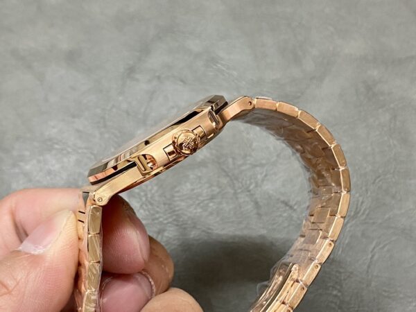 Replica Patek Philippe Nautilus 5711 1R 001 40Mm 8 Replica Patek Philippe Nautilus 5711 1R 001 40Mm