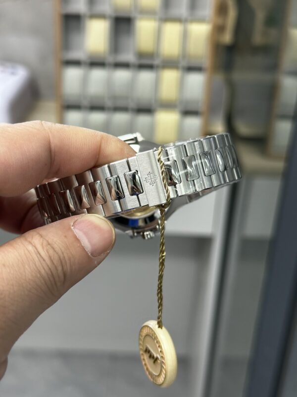 Replica Patek Philippe Nautilus Annual Calendar White Dial 5726 1A 010 21 Replica Patek Philippe Nautilus Annual Calendar White Dial 5726 1A 010