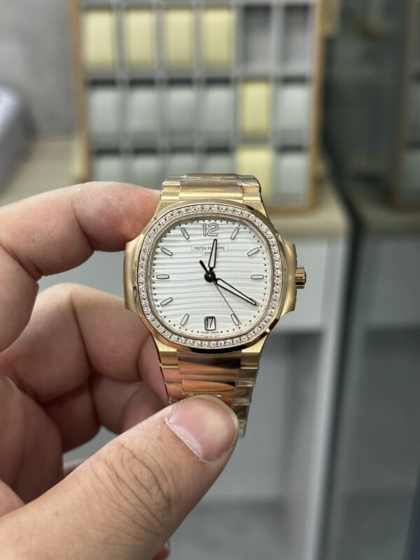 Replica Patek Philippe Ladies Nautilus Golden Dial Rose Gold 7118 1200R 010 32 Replica Patek Philippe Ladies Nautilus Golden Dial Rose Gold 7118 1200R 010