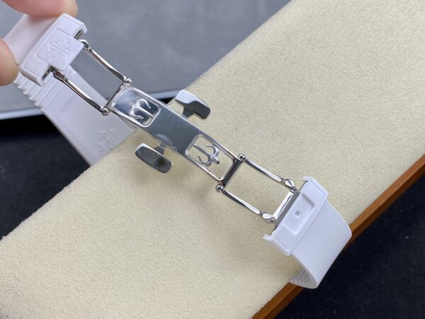 Replica Patek Philippe Nautilus White Dial 5711 40Mm 33 Replica Patek Philippe Nautilus White Dial 5711 40Mm