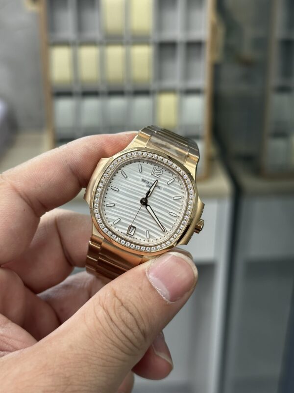 Replica Patek Philippe Ladies Nautilus Golden Dial Rose Gold 7118 1200R 010 39 Replica Patek Philippe Ladies Nautilus Golden Dial Rose Gold 7118 1200R 010