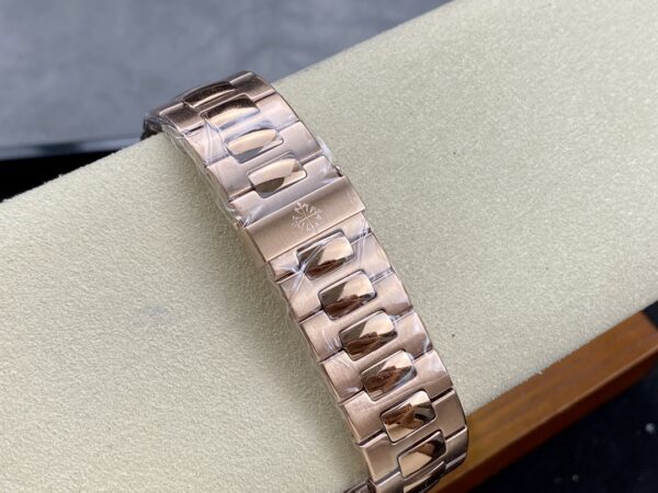 Replica Patek Philippe Nautilus Moon Phase Rose Gold Black Dial 5712 1R 001 40Mm 33 Replica Patek Philippe Nautilus Moon Phase Rose Gold Black Dial 5712 1R 001 40Mm