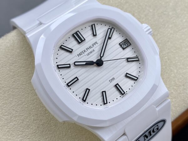Replica Patek Philippe Nautilus White Dial 5711 40Mm 27 Replica Patek Philippe Nautilus White Dial 5711 40Mm