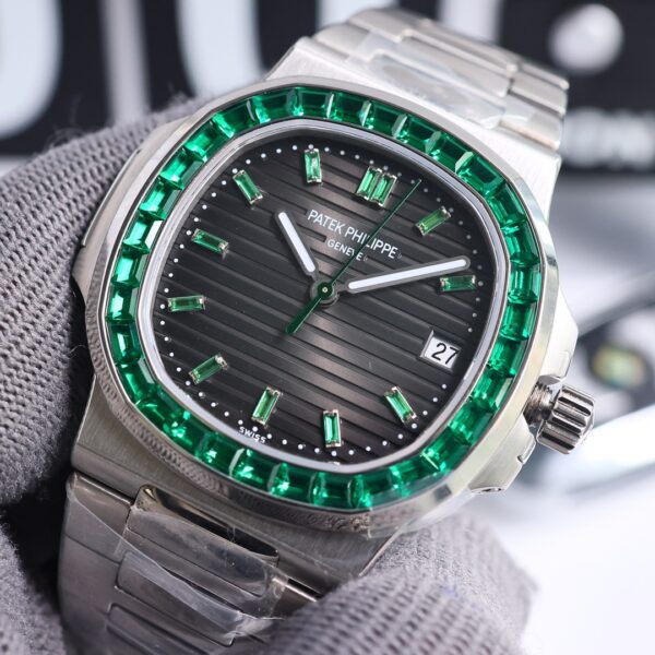 Replica Patek Philippe Nautilus 5711 113P 40Mm 22 Replica Patek Philippe Nautilus 5711 113P 40Mm