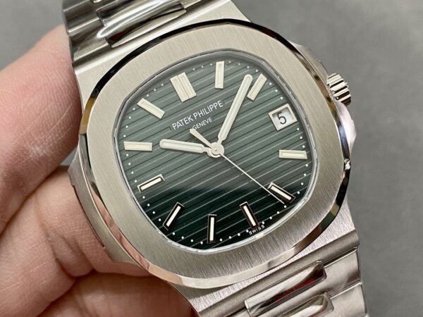 Replica Patek Philippe Nautilus 5711 1A Green Dial 40Mm 26 Replica Patek Philippe Nautilus 5711 1A Green Dial 40Mm