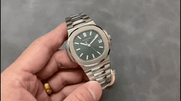 Replica Patek Philippe Nautilus 5711 1A Green Dial 40Mm 24 Replica Patek Philippe Nautilus 5711 1A Green Dial 40Mm