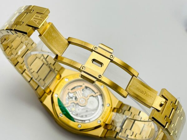 Replica Swiss Audemars Piguet Royal Oak Jumbo Extra-Thin Yellow Gold &Amp; Blue Dial 39Mm