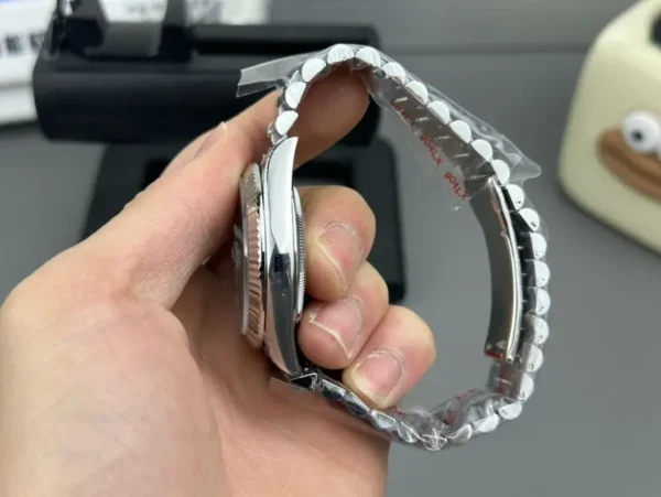 Replica Rolex Day-Date 40Mm M228236-0004