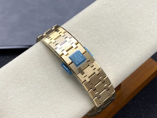 Replica Swiss Audemars Piguet Royal Oak Chronograph Yellow Gold &Amp; Smoked Champagne Dial 41Mm