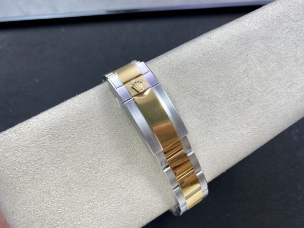 Replica Swiss Rolex Cosmograph Daytona Two-Tone Gold &Amp; Black Dial