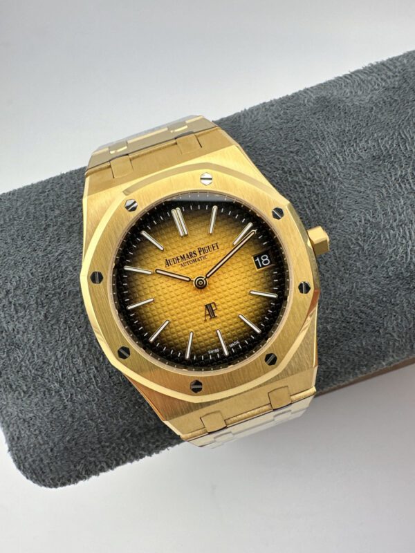 Replica Swiss Audemars Piguet Royal Oak Yellow Gold &Amp; Black Dial 39Mm