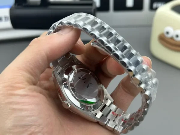 Replica Rolex Day-Date 40Mm M228236-0004