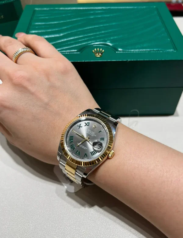 Replica Swiss Rolex Datejust 41 Yellow Gold &Amp; Black Dial 4 Replica Swiss Rolex Datejust 41 Yellow Gold &Amp; Black Dial