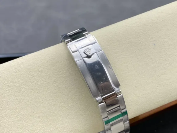 Replica Swiss Rolex Cosmograph Daytona 40Mm White Gold &Amp; Black Dial