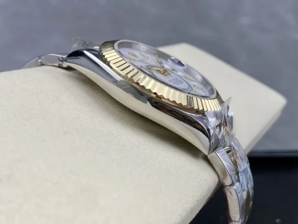 Replica Rolex Sky-Dweller Oyster M326933-0009 42Mm