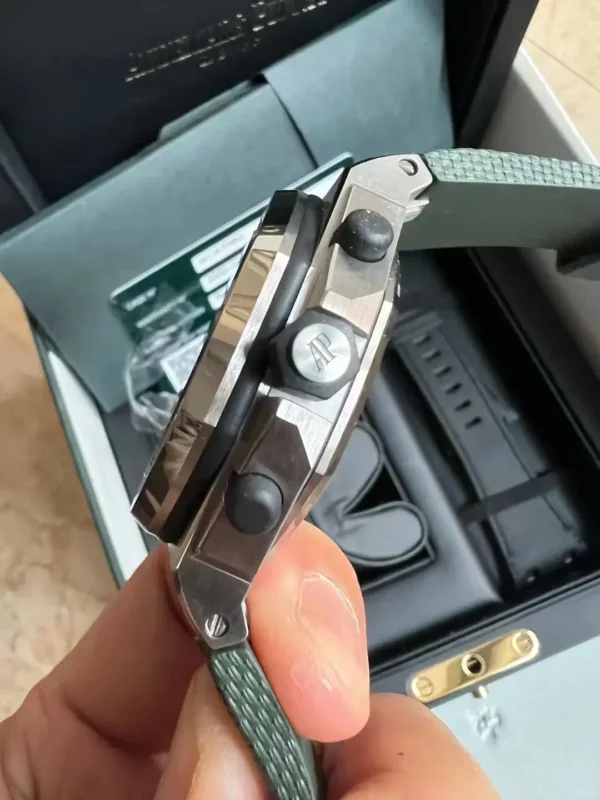 Replica Swiss Ap Royal Oak Offshore Chronograph Titanium Green Dial 42Mm