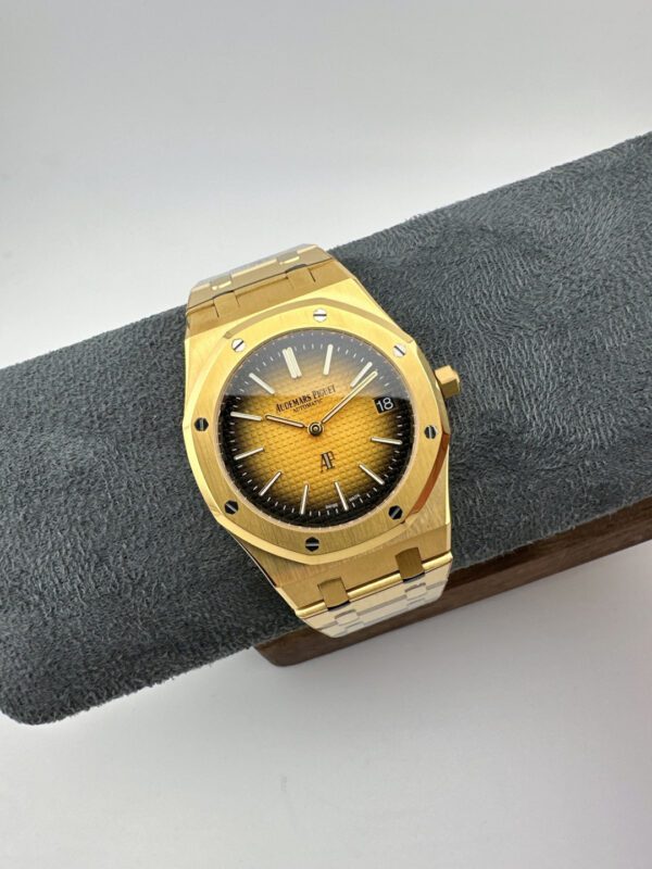 Replica Swiss Audemars Piguet Royal Oak Yellow Gold &Amp; Black Dial 39Mm