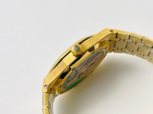 Replica Swiss Audemars Piguet Royal Oak Jumbo Extra-Thin Yellow Gold &Amp; Blue Dial 39Mm