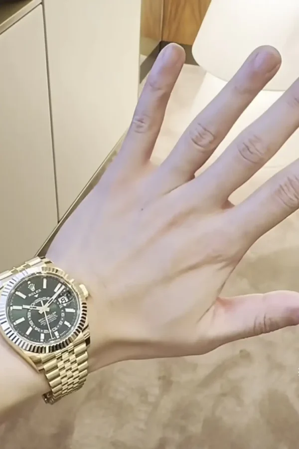 Replica Rolex Sky-Dweller Series M336938-0005 42Mm 10 Replica Rolex Sky-Dweller Series M336938-0005 42Mm