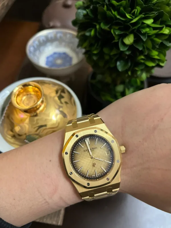 Replica Swiss Audemars Piguet Royal Oak Yellow Gold &Amp; Black Dial 39Mm