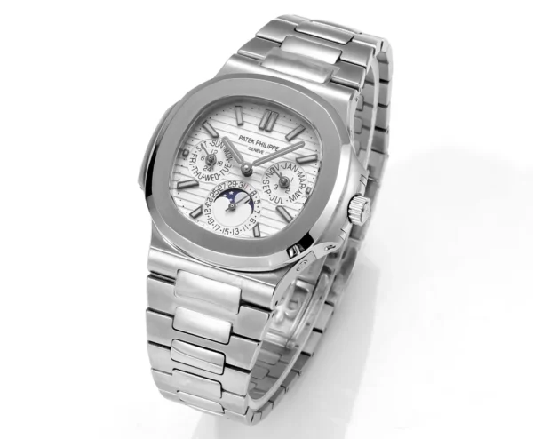 Replica Patek Philippe Nautilus Silver Dial
