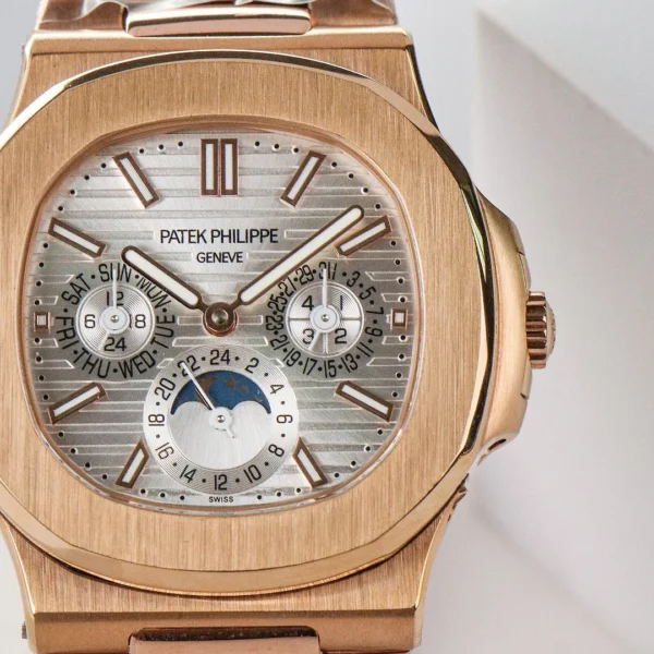Replica Patek Philippe Nautilus Rose Gold